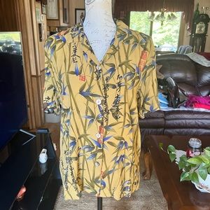 Woman’s beautiful vintage Japanese bamboo print button down blouse